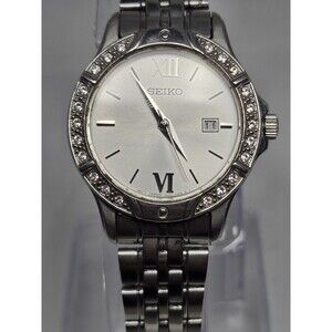Seiko SUR865 Silver Tone Stainless Steel 22 Swarovski Crystals Women's Watch